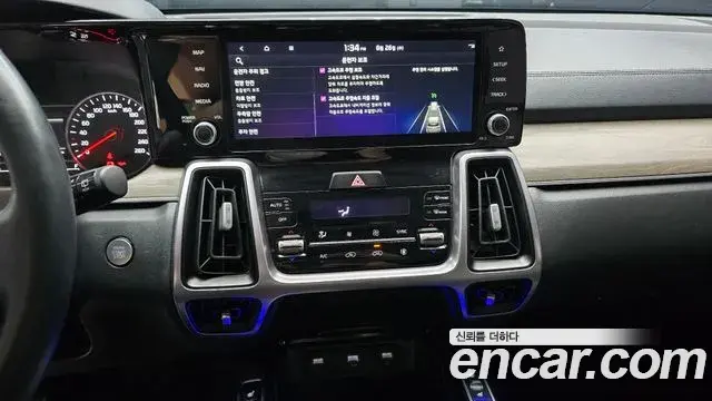Kia Sorento 2022 — Фото 14/20