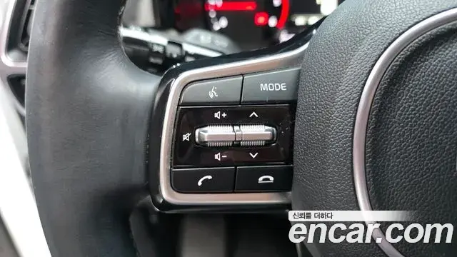 Kia Sorento 2022 — Фото 16/20