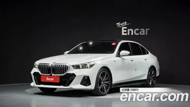 BMW 5 Series 2025 — Фото 1/20