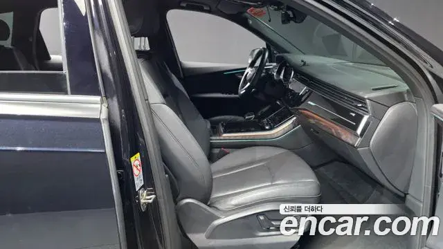 Audi Q7 2021 — Фото 12/20