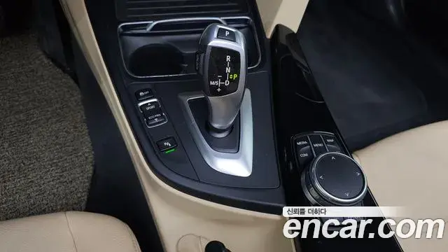 BMW 3 Series 2018 — Фото 9/20