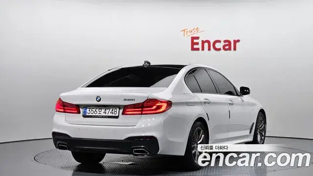 BMW 5 Series 2018 — Фото 2/20