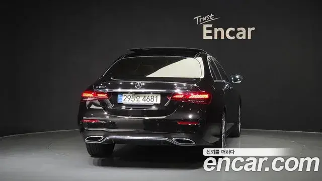 Mercedes-Benz E-Class 2021 — Фото 4/20