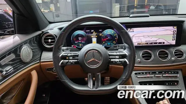 Mercedes-Benz E-Class 2021 — Фото 13/20