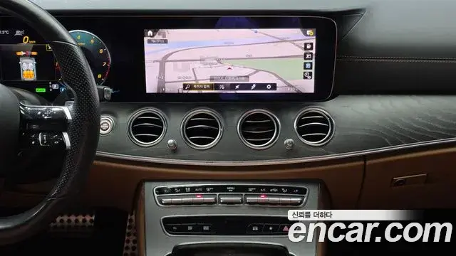 Mercedes-Benz E-Class 2021 — Фото 18/20