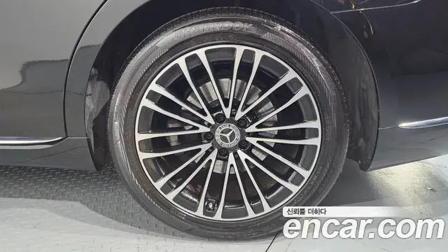 Mercedes-Benz S-Class 2022 — Şəkil 17/33