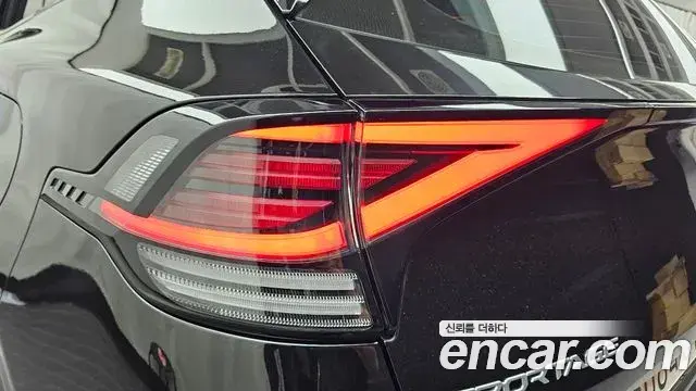 Kia Sportage 2022 — ფოტო 24/32