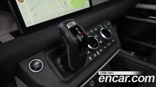 Land Rover Defender 2021 — Фото 9/20