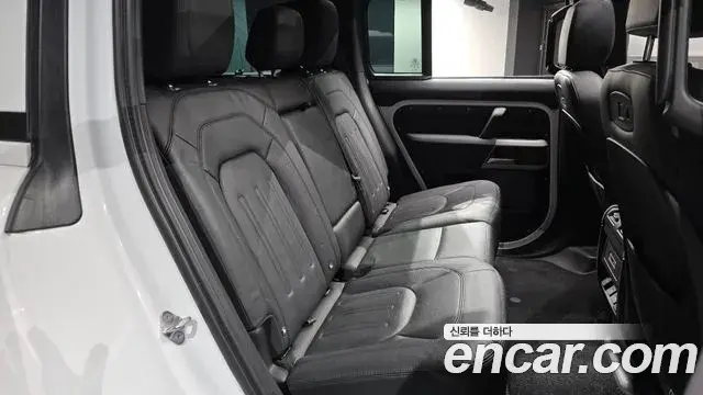 Land Rover Defender 2021 — Фото 11/20
