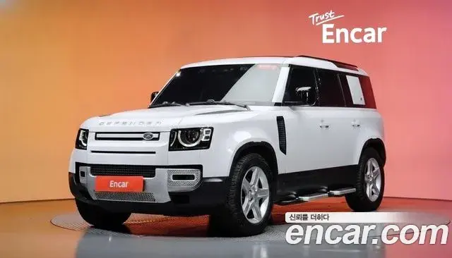 Land Rover Defender 2021 — Фото 1/20