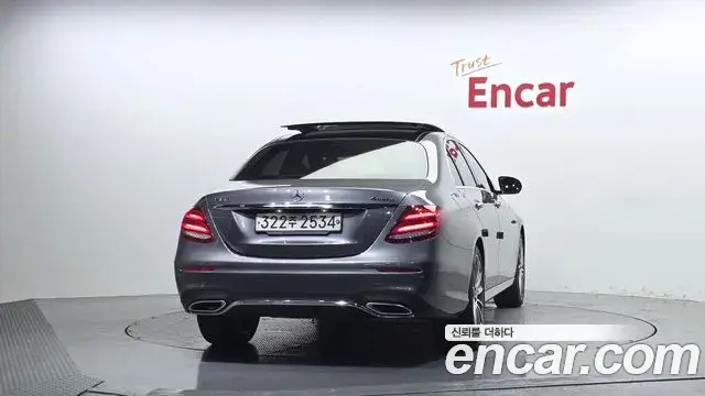 Mercedes-Benz E-Class 2019 — Фото 4/20