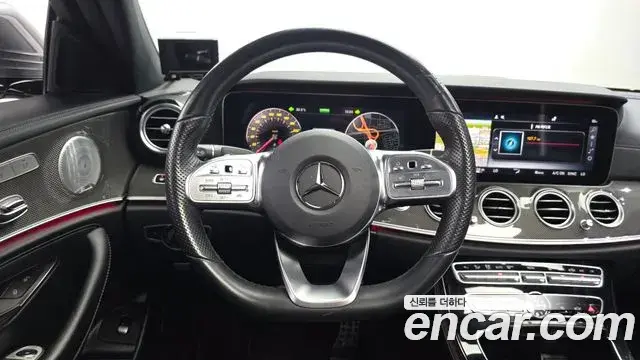 Mercedes-Benz E-Class 2019 — Фото 13/20