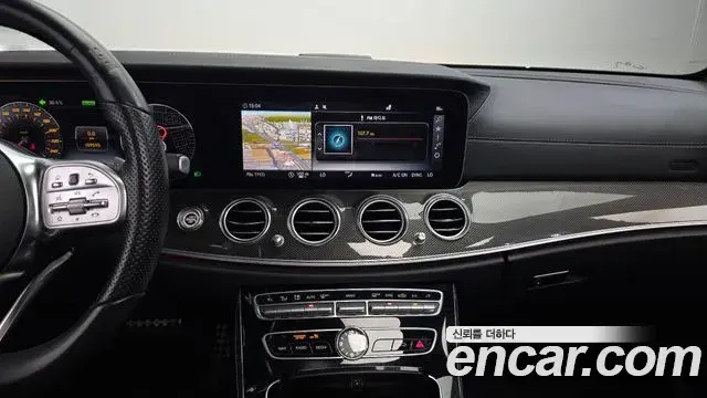 Mercedes-Benz E-Class 2019 — Фото 14/20