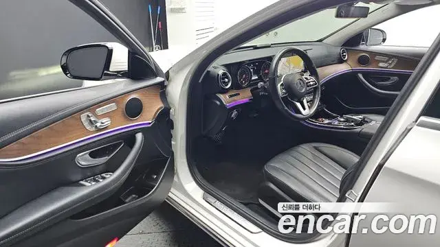 Mercedes-Benz E-Class 2019 — Фото 10/20