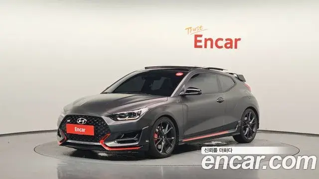 Hyundai Veloster 2021 — Фото 1/20