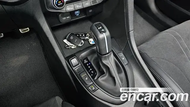 Hyundai Veloster 2021 — Фото 9/20