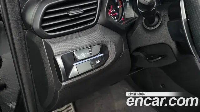 Hyundai Veloster 2021 — Фото 18/20