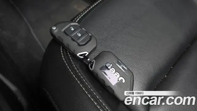 Jeep Wrangler 2020 — Фото 16/20