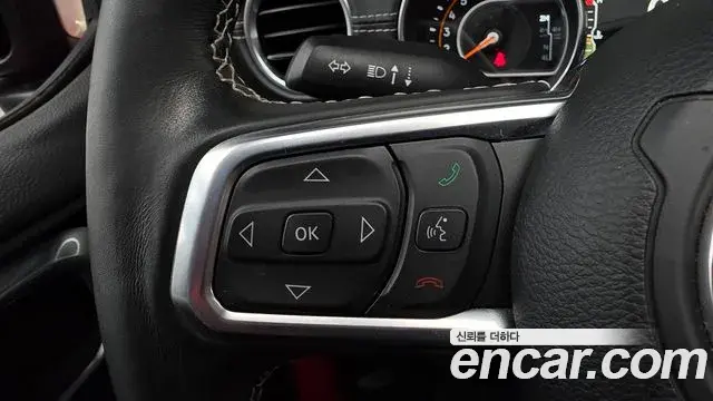Jeep Wrangler 2020 — Фото 17/20