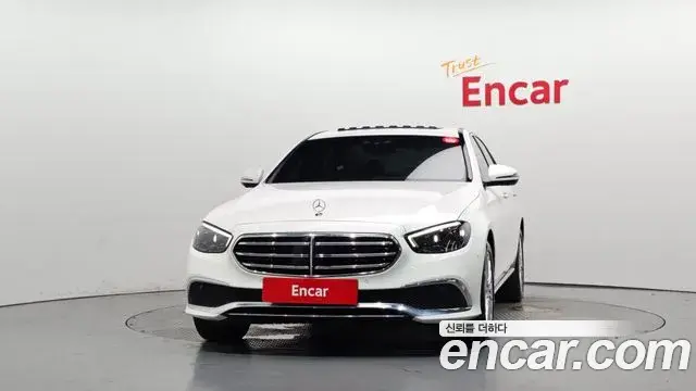 Mercedes-Benz E-Class 2023 — Фото 3/20