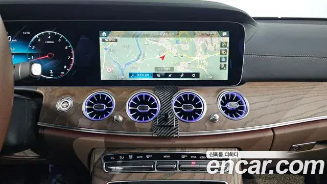 Mercedes-Benz E-Class 2023 — Фото 14/20