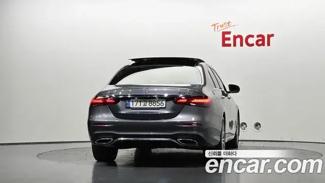 Mercedes-Benz E-Class 2022 — Фото 3/20
