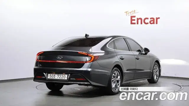 Hyundai Sonata 2019 — Фото 1/20