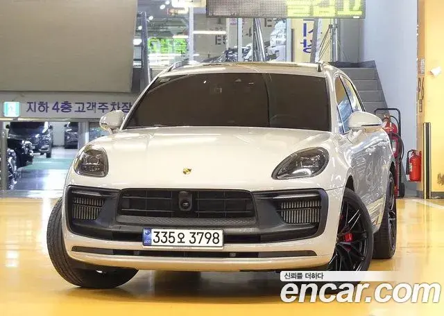 Porsche Macan 2023 — Фото 2/20