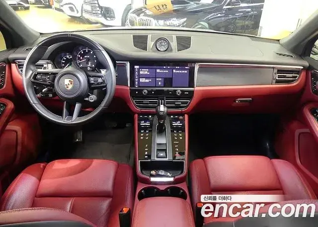 Porsche Macan 2023 — Фото 6/20