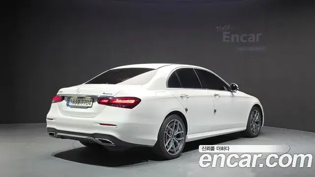 Mercedes-Benz E-Class 2023 — Фото 2/20