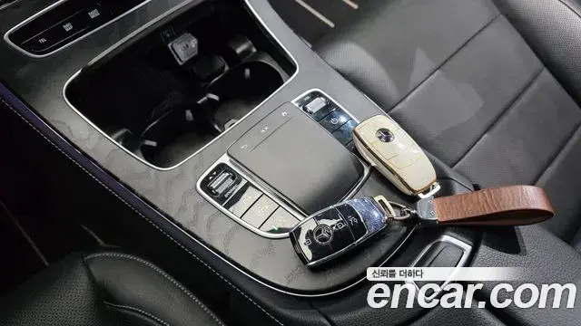 Mercedes-Benz E-Class 2023 — Фото 18/20