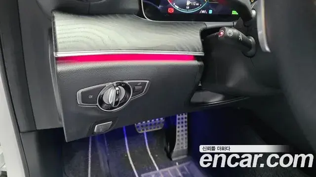 Mercedes-Benz E-Class 2023 — Фото 20/20