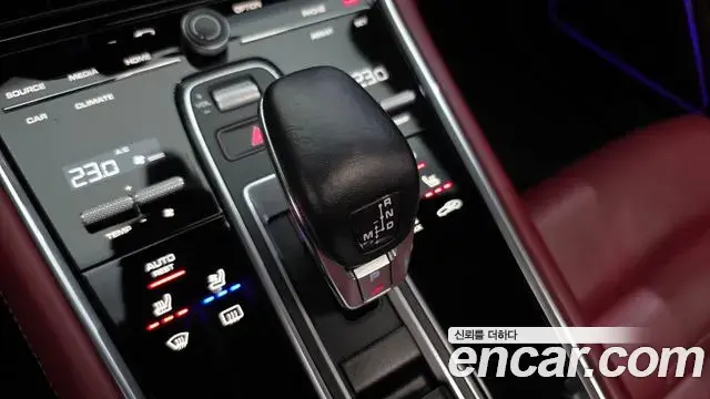 Porsche Panamera 2018 — Фото 8/20
