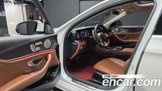 Mercedes-Benz E-Class 2019 — Фото 10/20