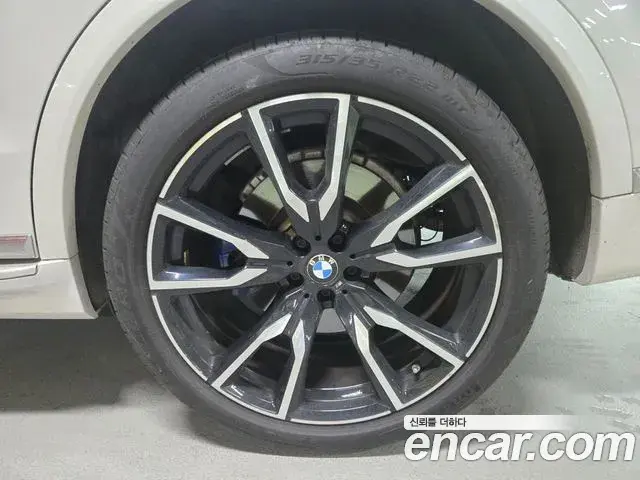 BMW X7 2021 — Фото 20/20