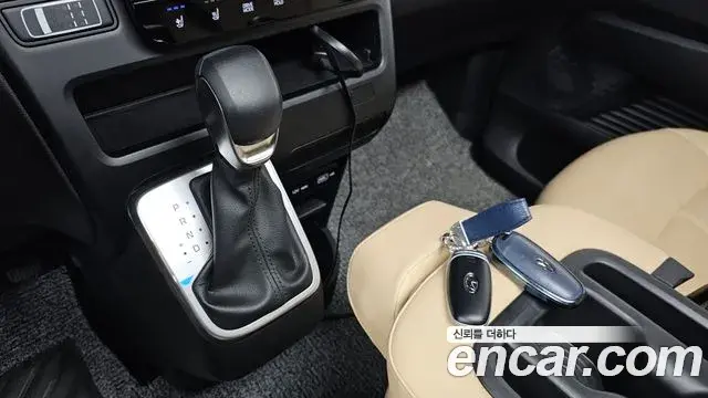 Hyundai Staria 2024 — Фото 9/20