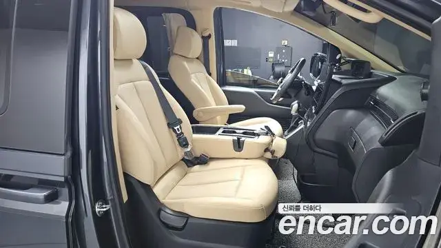 Hyundai Staria 2024 — Фото 12/20