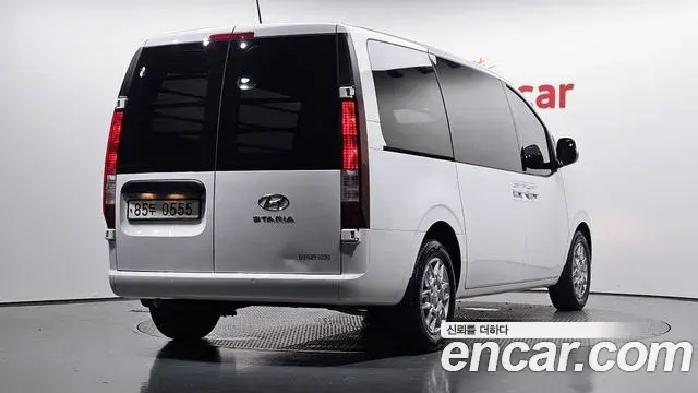Hyundai Staria 2021 — Фото 1/20
