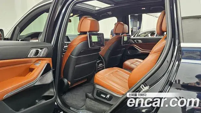 BMW X7 2019 — Фото 12/20