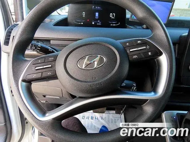 Hyundai Staria 2023 — Фото 7/18