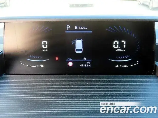 Hyundai Staria 2023 — Фото 8/18