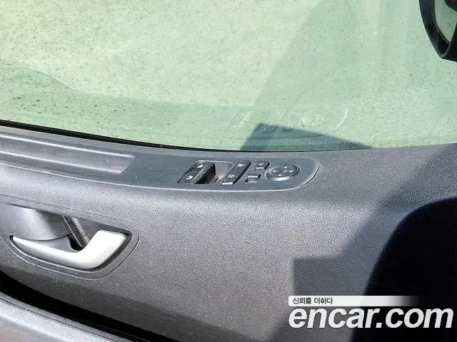 Hyundai Staria 2023 — Фото 11/18