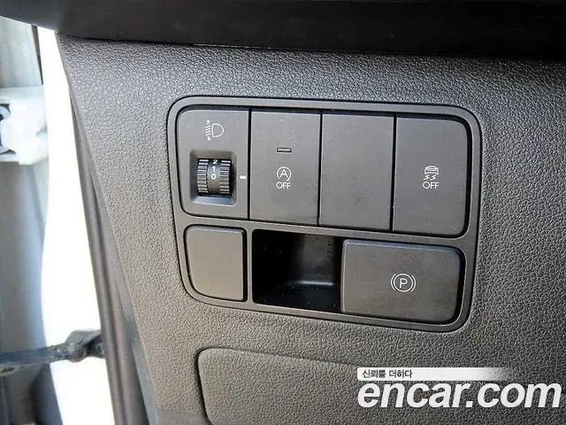 Hyundai Staria 2023 — Фото 12/18