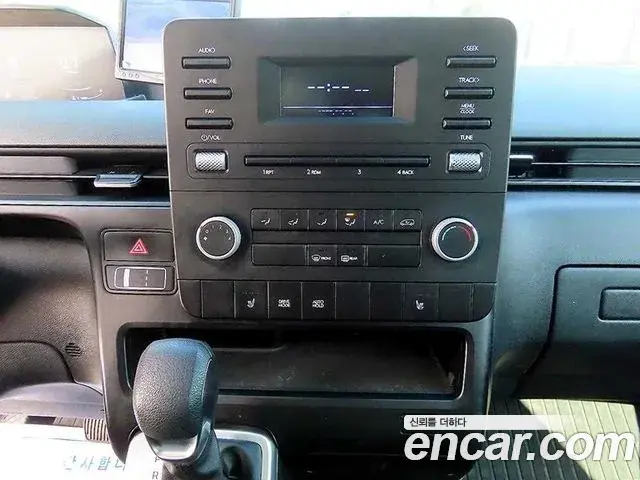 Hyundai Staria 2023 — Фото 13/18