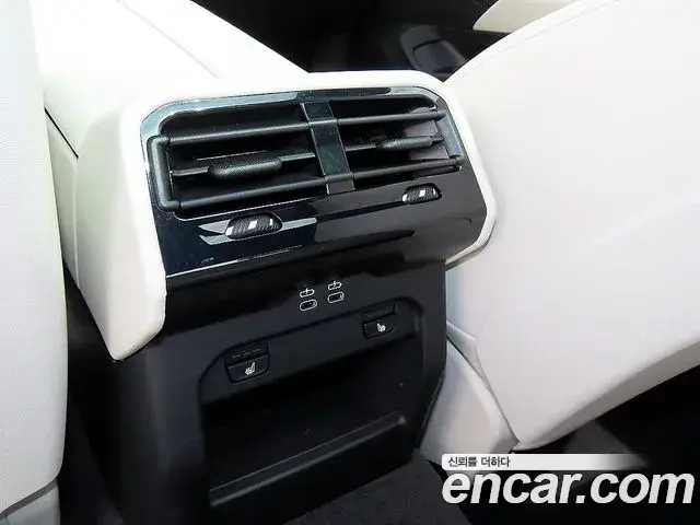 BMW 5 Series 2025 — Фото 14/20