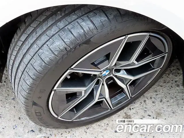 BMW 5 Series 2025 — Фото 19/20
