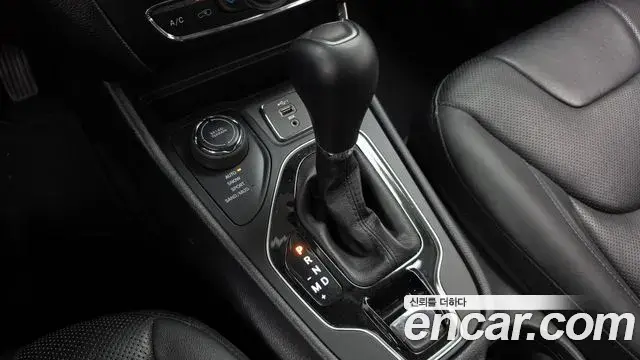 Jeep Cherokee 2020 — Фото 9/20