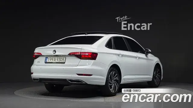 Volkswagen Jetta 2021 — Photo 10/33