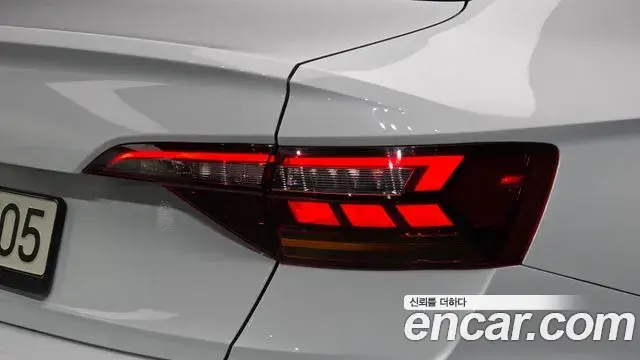 Volkswagen Jetta 2021 — Photo 31/33