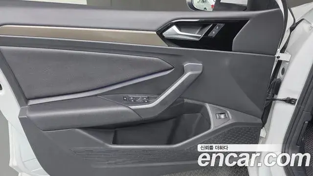 Volkswagen Jetta 2021 — Photo 8/33